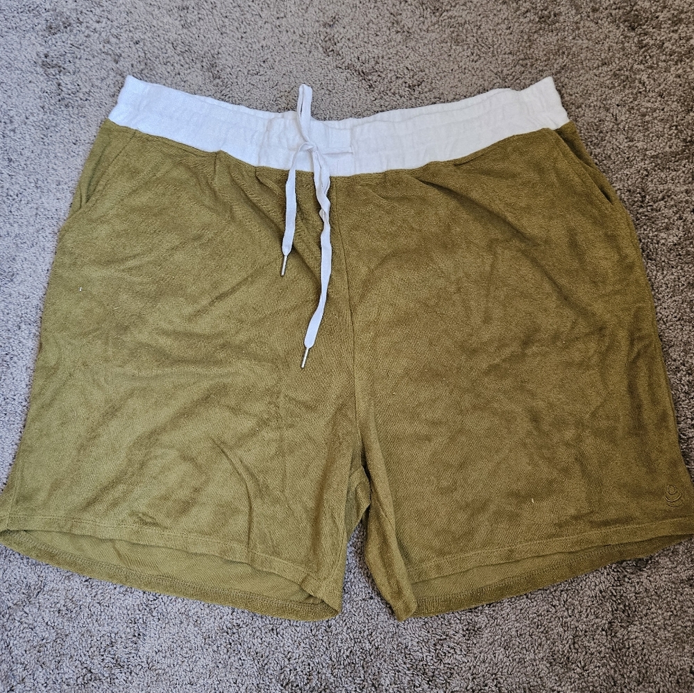 Olive Green Women's Shorts with White Waistband 1X. CUDDL DUDDS